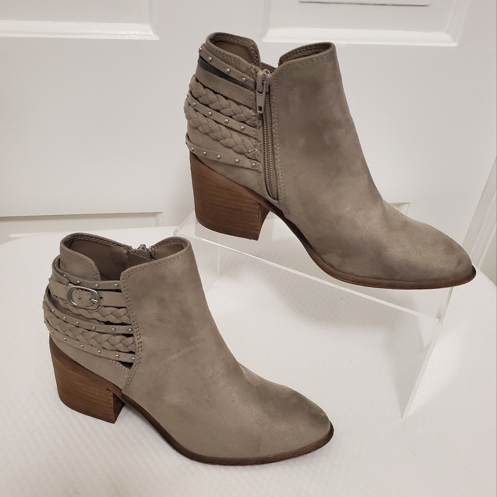 EUC Carlos by Carlos Santana Doe Taupe "Ashby" Booties Size 6, Casual